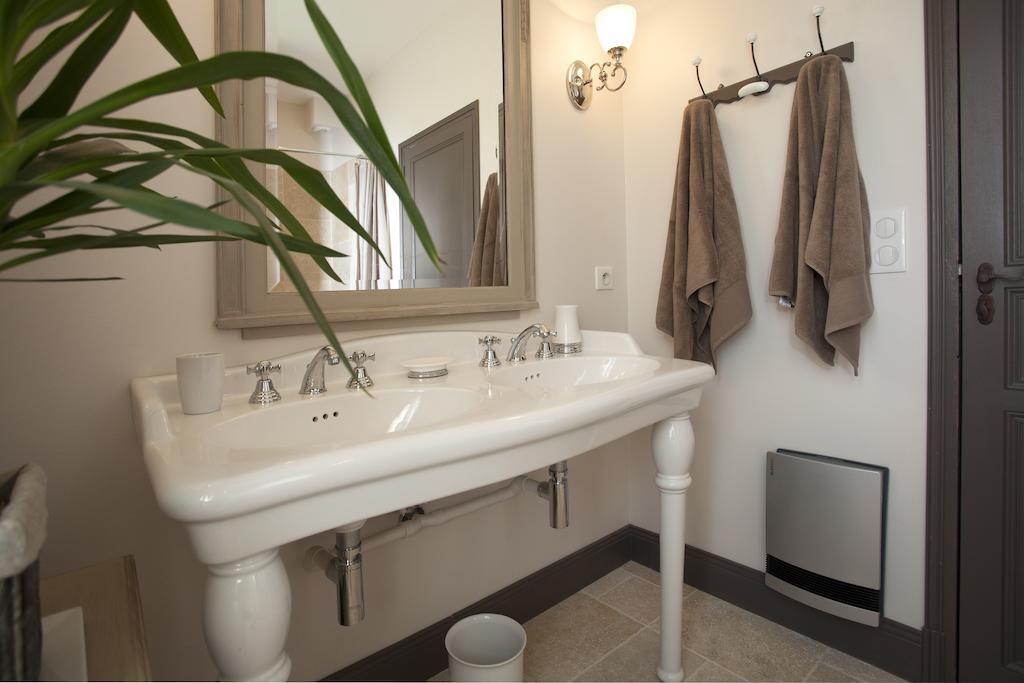 Maison D'Hotes De Charme Les Bruhasses 康顿 客房 照片
